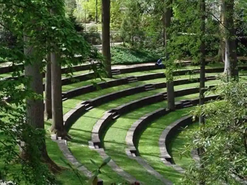 Svamitva Terravana w outdoor amphitheater